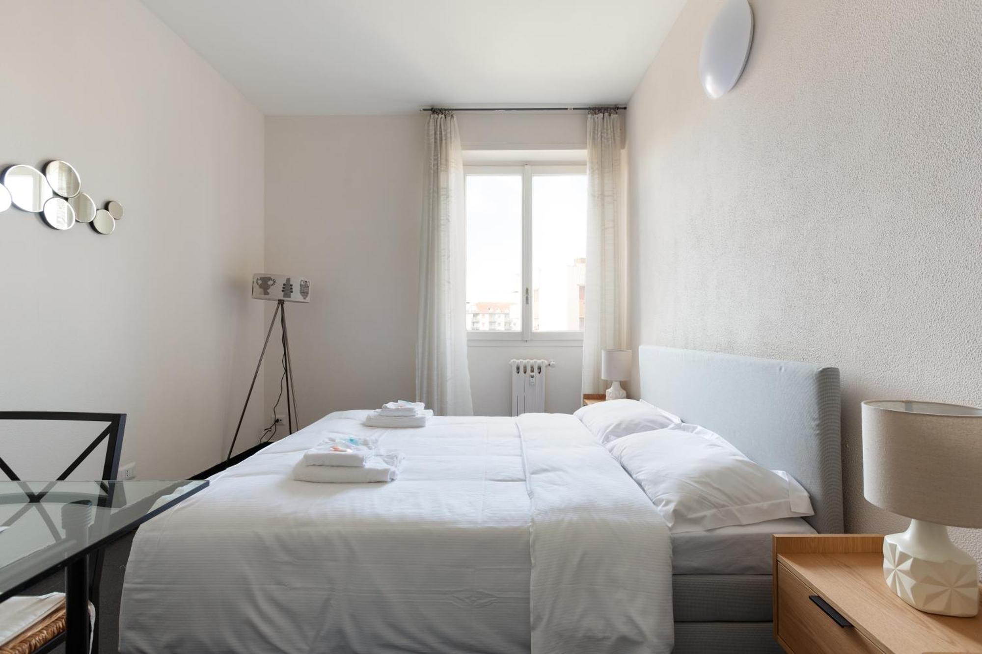 Apartment Corvetto M3 - Comfy Apt. With Balcony!